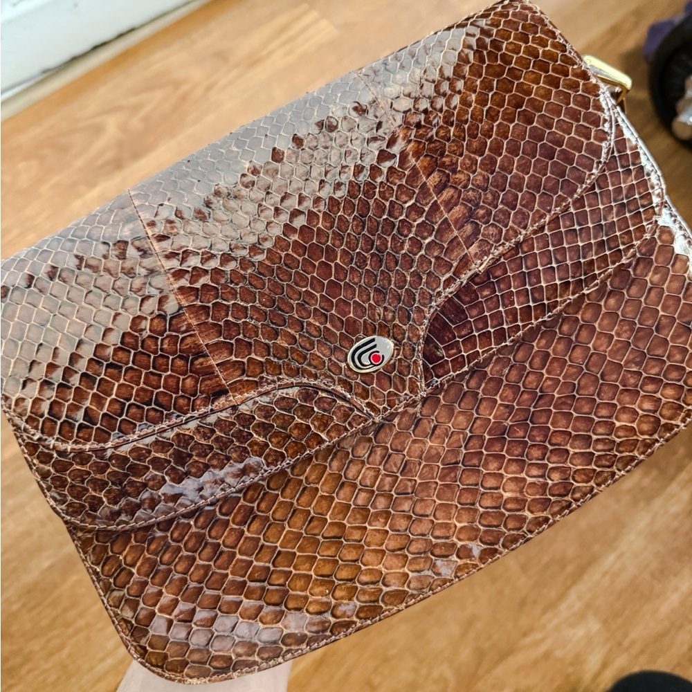 Vintage Brown Snakeskin Shoulder Bag with adjustable strap. - Picture 2 of 8